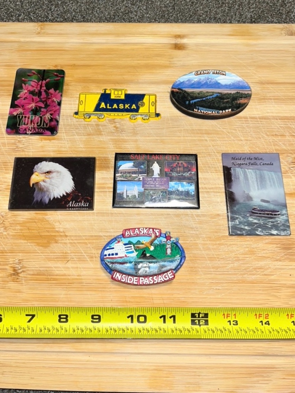 Magnets: Lot (6) Travel Magnet Souvenirs: Alaska - Yukon - Grand Teton - Canada